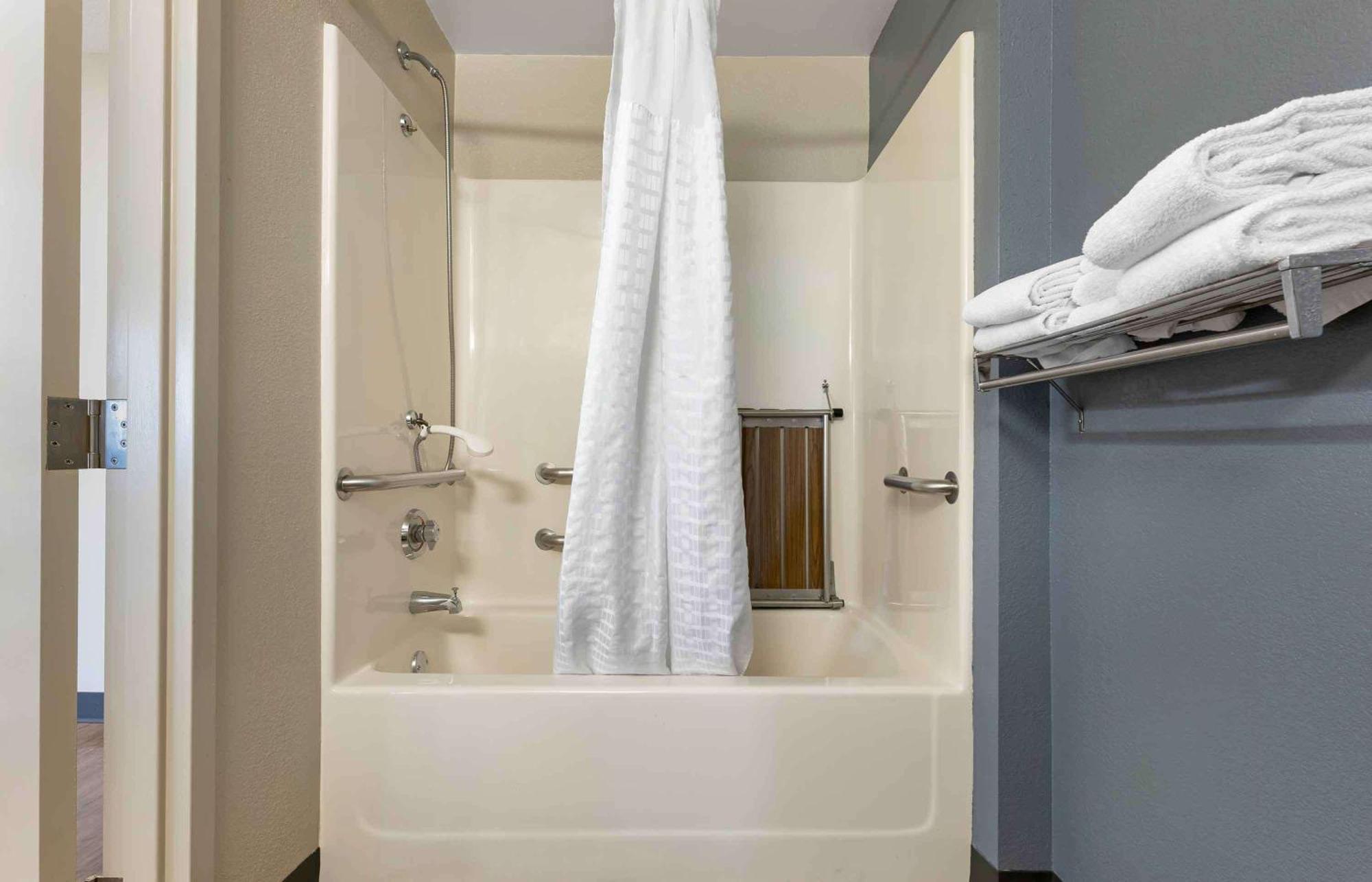 Extended Stay America Select Suites - Chicago - Hanover Park Eksteriør billede