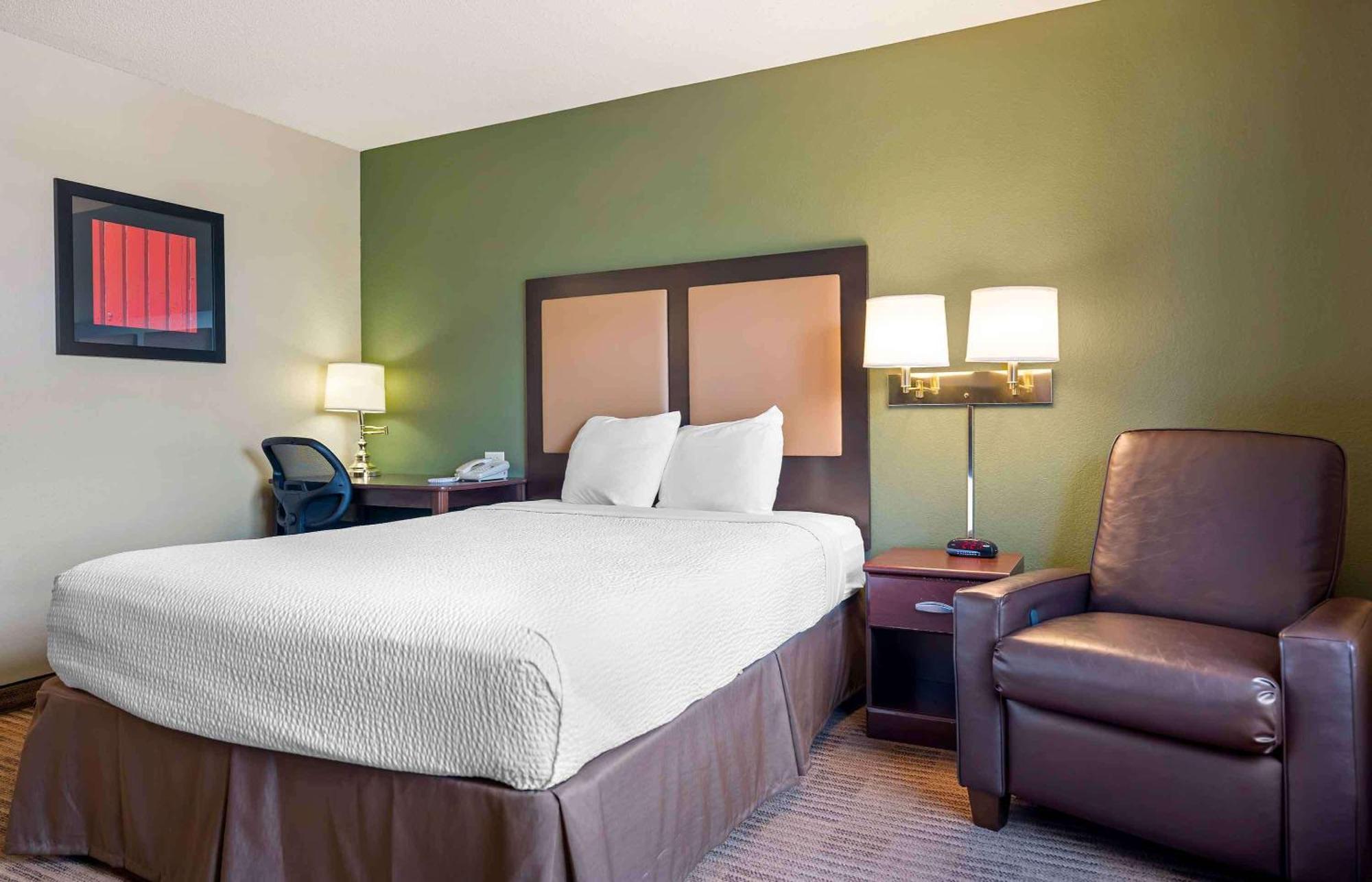 Extended Stay America Select Suites - Chicago - Hanover Park Eksteriør billede